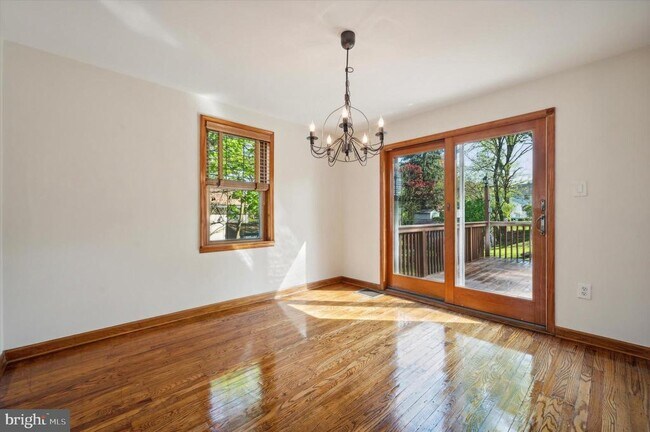 Building Photo - 103 Hickory Ln