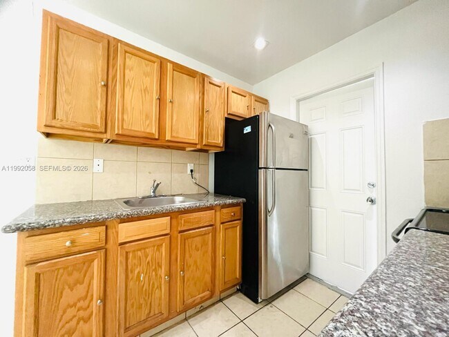 Foto del edificio - 608 SW 16th Ave