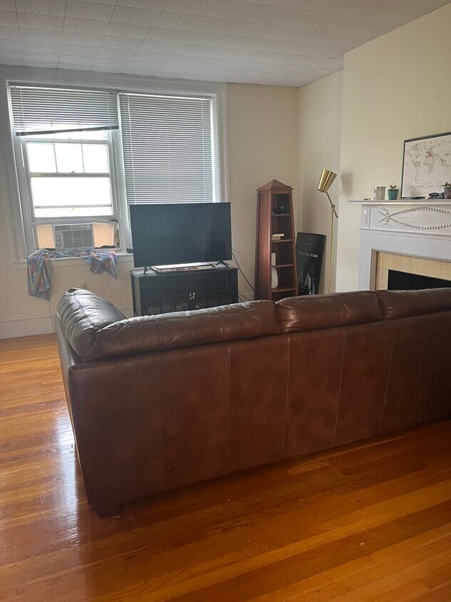 Building Photo - 1161 Beacon St