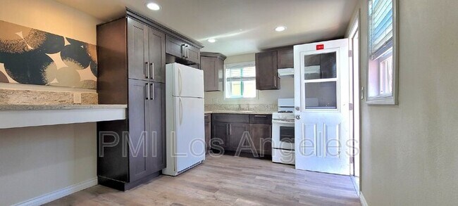Building Photo - 1728 W 60th Pl