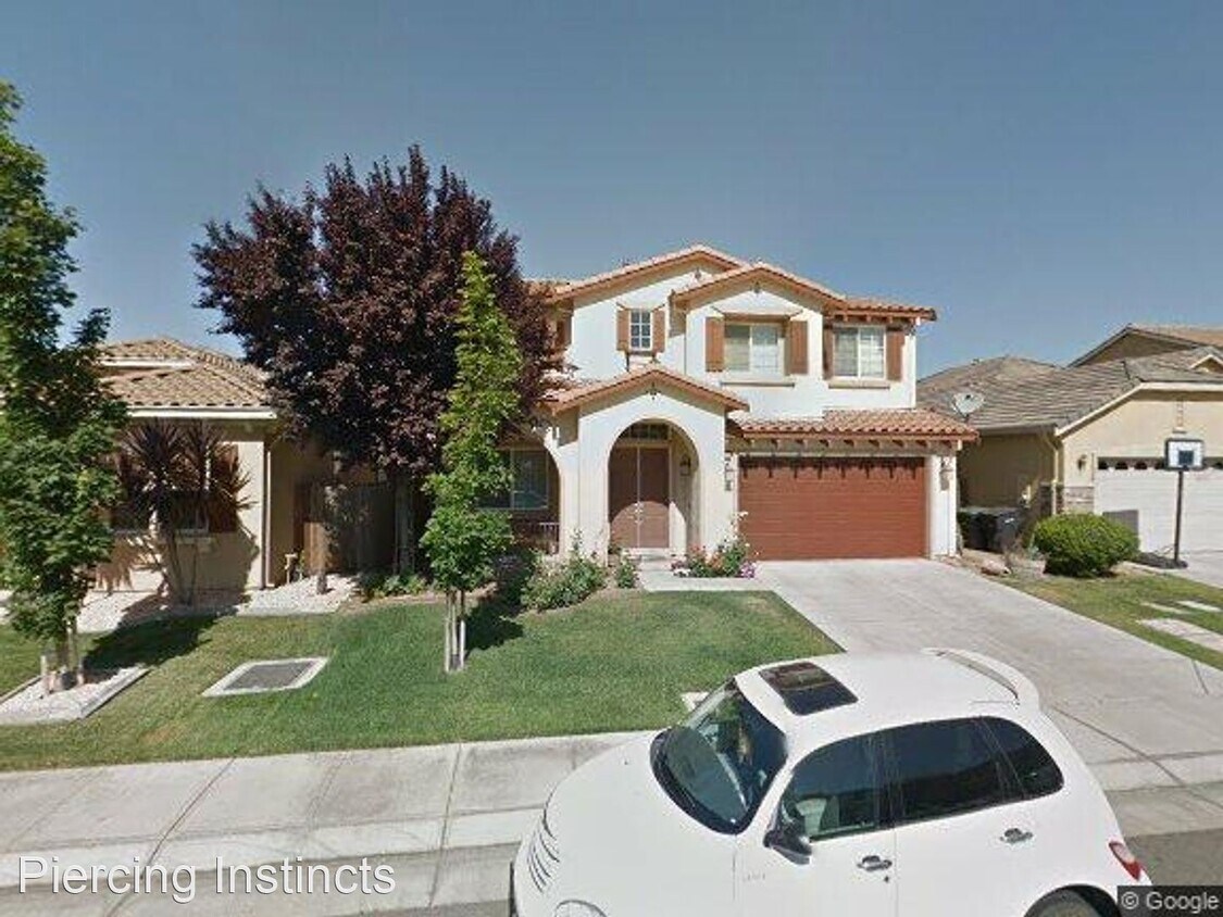 Primary Photo - 5 br, 3.5 bath House - 3009 Roslyn Dr