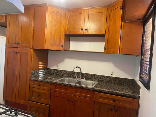 Foto del edificio - 532 E Acacia Ave