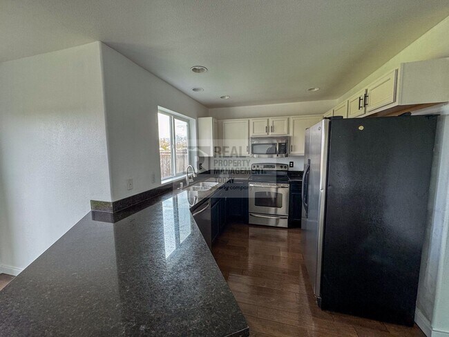 Foto del edificio - 3 Bedroom House in Yelm!