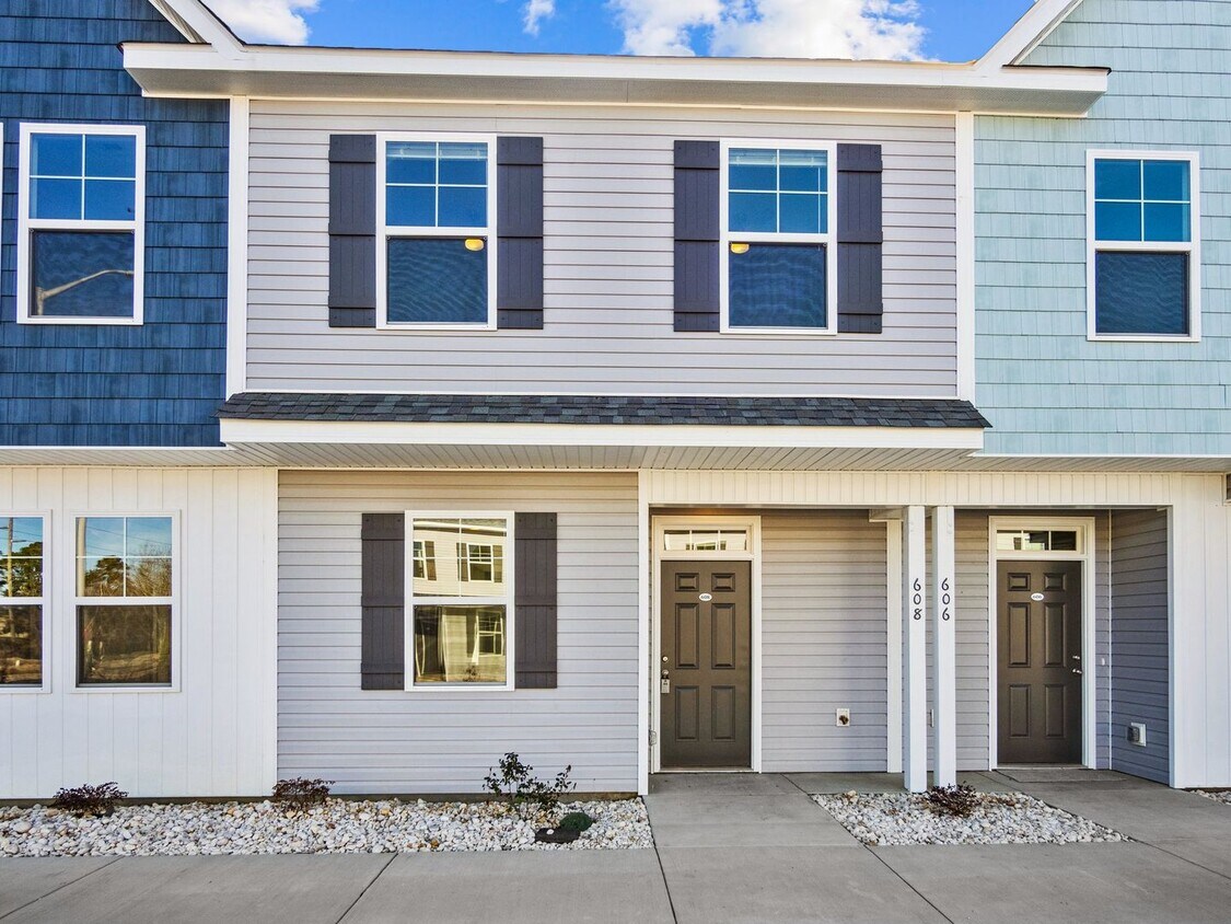 Primary Photo - Welcome to Beachside Commons!