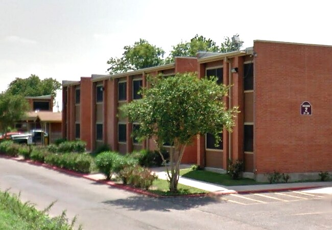 Foto del edificio - 411 Lozano St