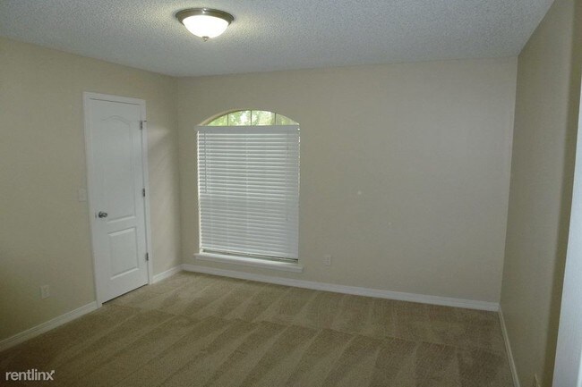 Foto del edificio - 691 Fruit Cove Forest Rd E
