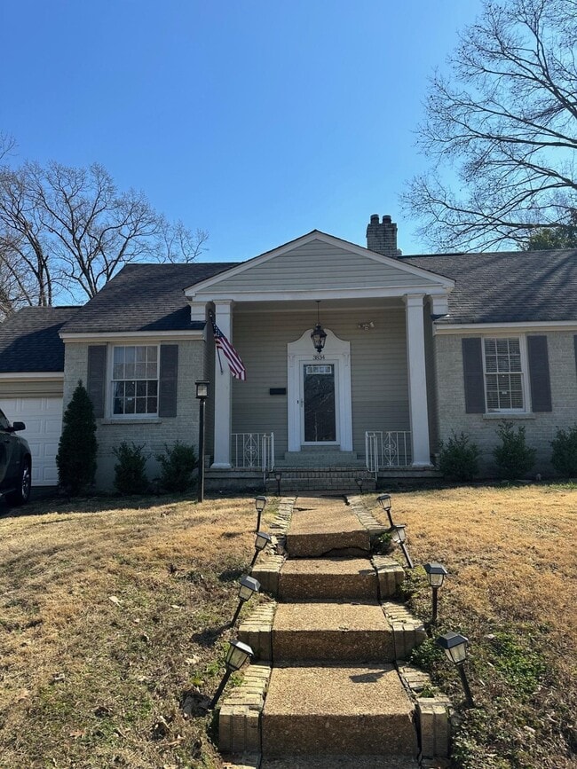 Building Photo - 3834 Kenwood Ave