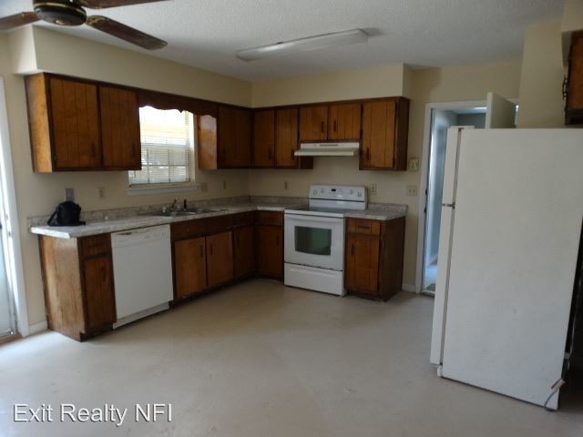 Building Photo - 3 br, 2 bath House - 3005 Lenora Circle