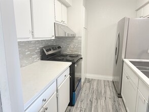 Building Photo - 6701 Sands Point Dr