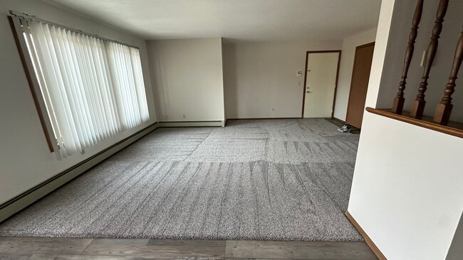 Building Photo - Pebble Creek Apartments