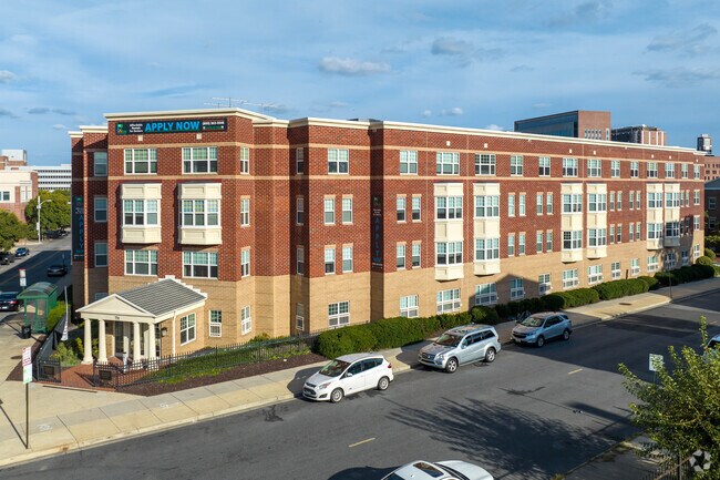 Pier 4t - Infrared Sauna, Fireplace, Shower, Terrace, Garden Furniture ...