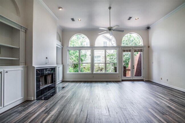 Building Photo - 6638 Minola St