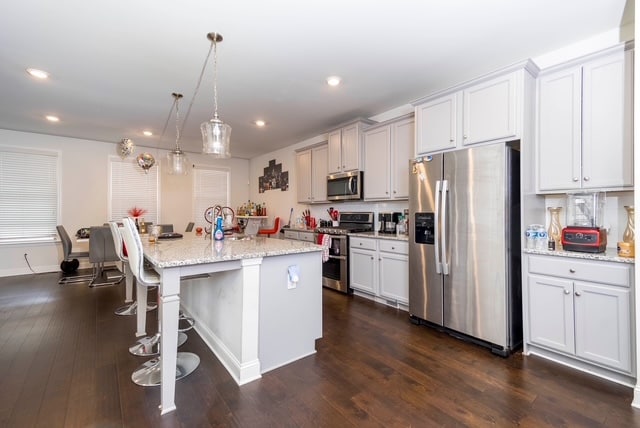 Building Photo - 2345 Tarben Dr