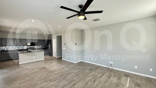 Foto del edificio - 3844 E Sourwood Dr