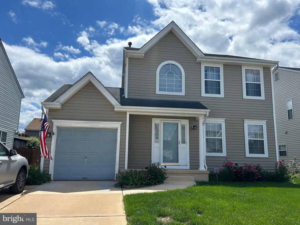 Foto principal - 21 Fieldcrest Dr