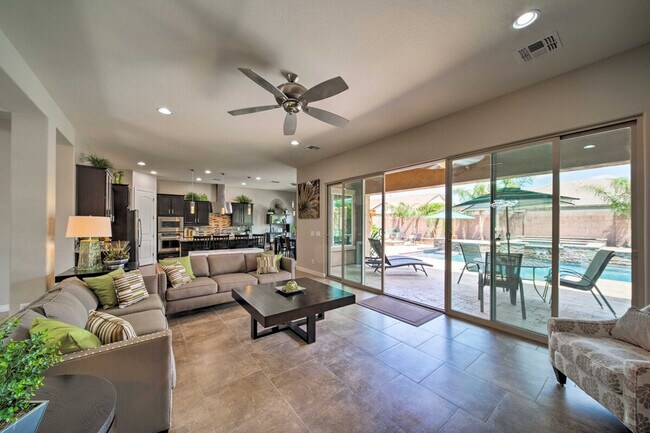 Foto del edificio - 18504 W Paradise Ln