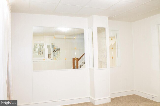 Building Photo - 5538 Osage Ave