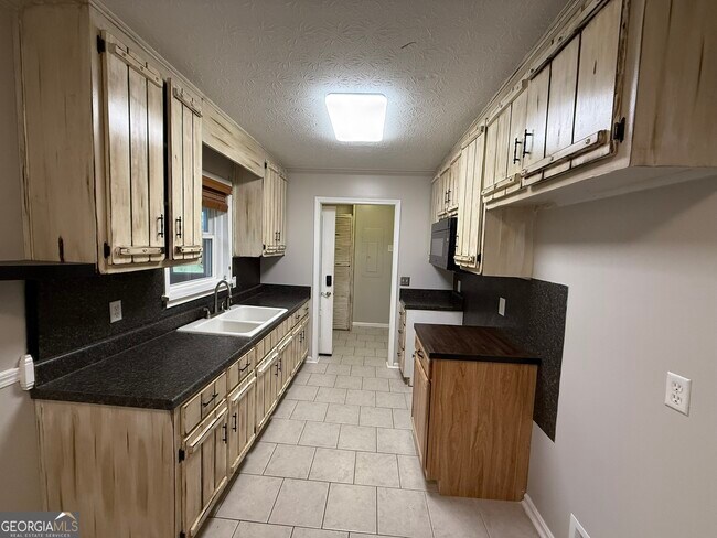 Foto del edificio - 1565 Corinth Rd