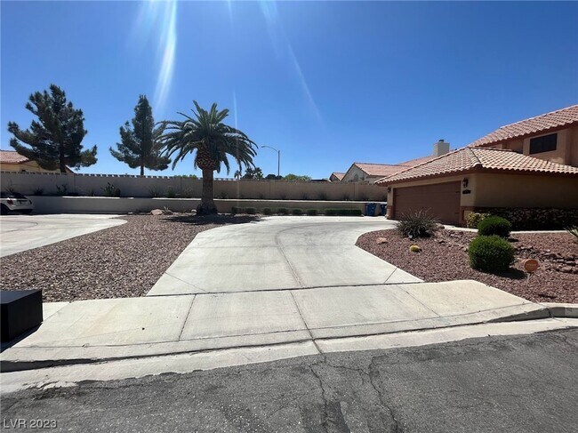 Building Photo - 7997 Flametree Ct