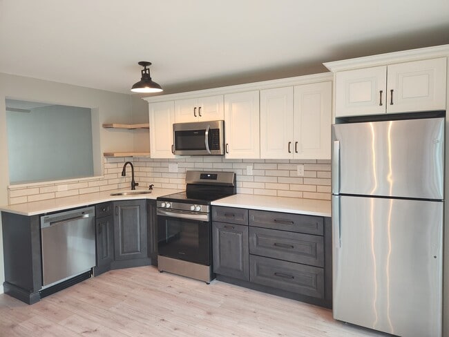 Building Photo - 236 Bartemus Trl