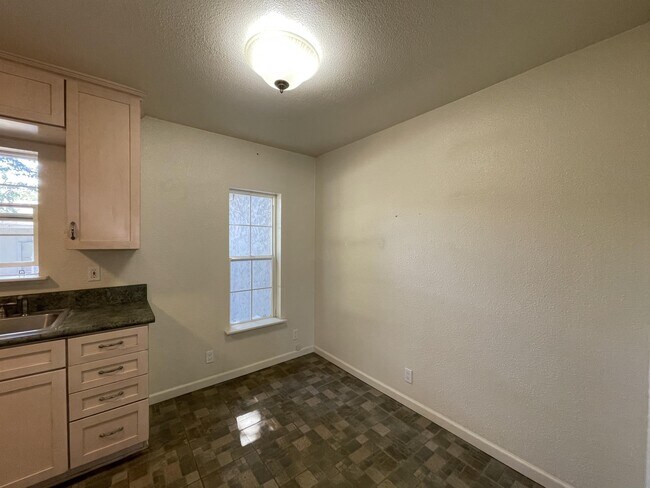 Building Photo - 9278 Stanford Ln