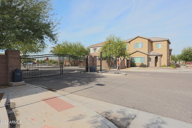 Foto del edificio - 7232 S 18th Ln