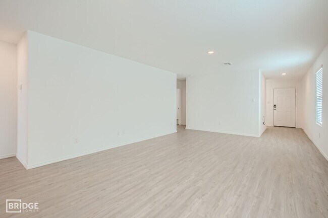 Foto del edificio - 2403 Lake Hls