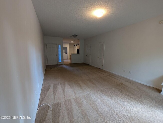 Foto del edificio - 546 Scrub Jay Dr