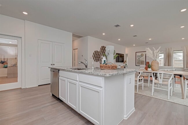 Building Photo - 21119 Bella Coral Dr