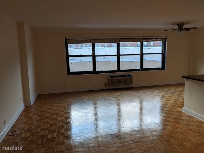 Building Photo - 2348 Linwood Ave