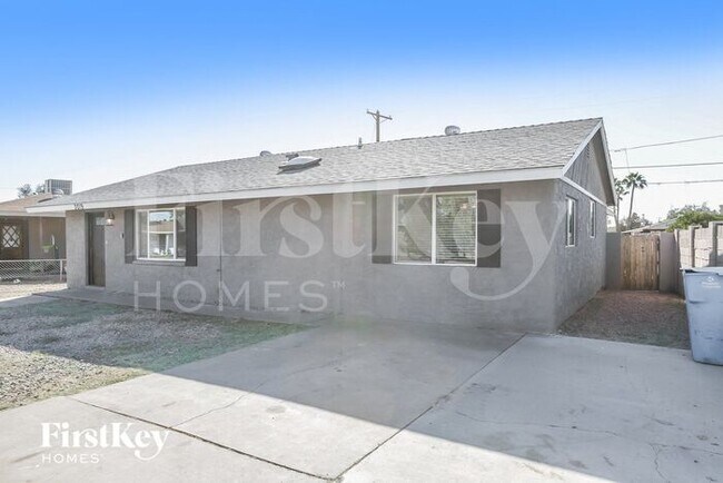 Building Photo - 3019 W Elm St
