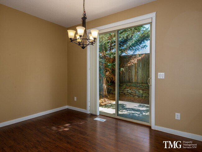 Foto del edificio - 3 Bedroom, 2.5 Bath Home with Open Layout,...