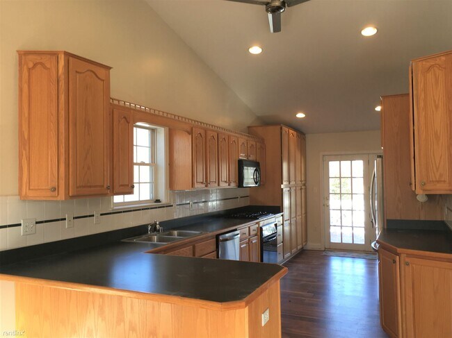 Building Photo - 4 br, 3 bath House - 7980 Solley Rd Unit A