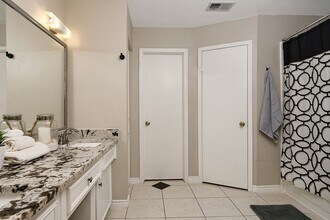 Building Photo - 103 N Deerfoot Cir