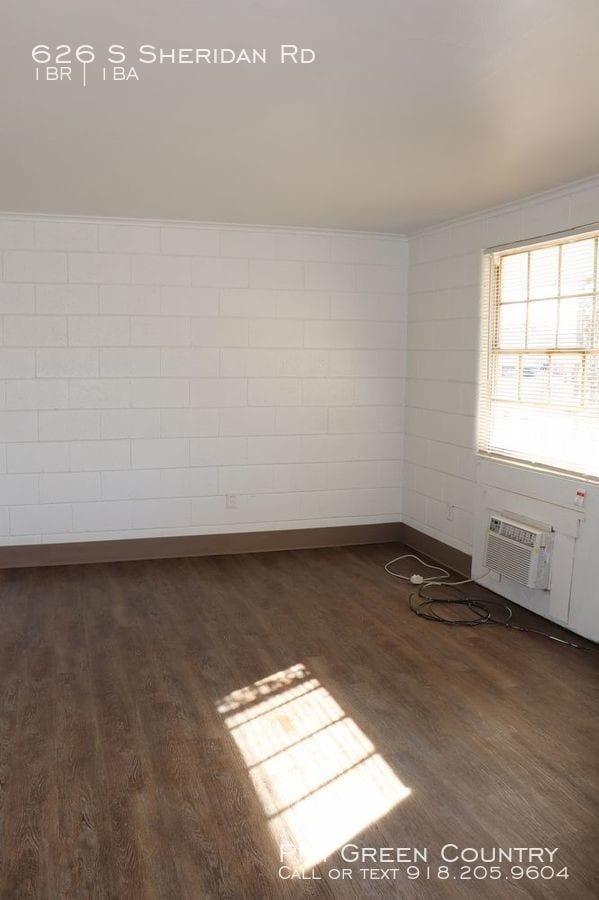 Building Photo - 626 S. Sheridan  #12
