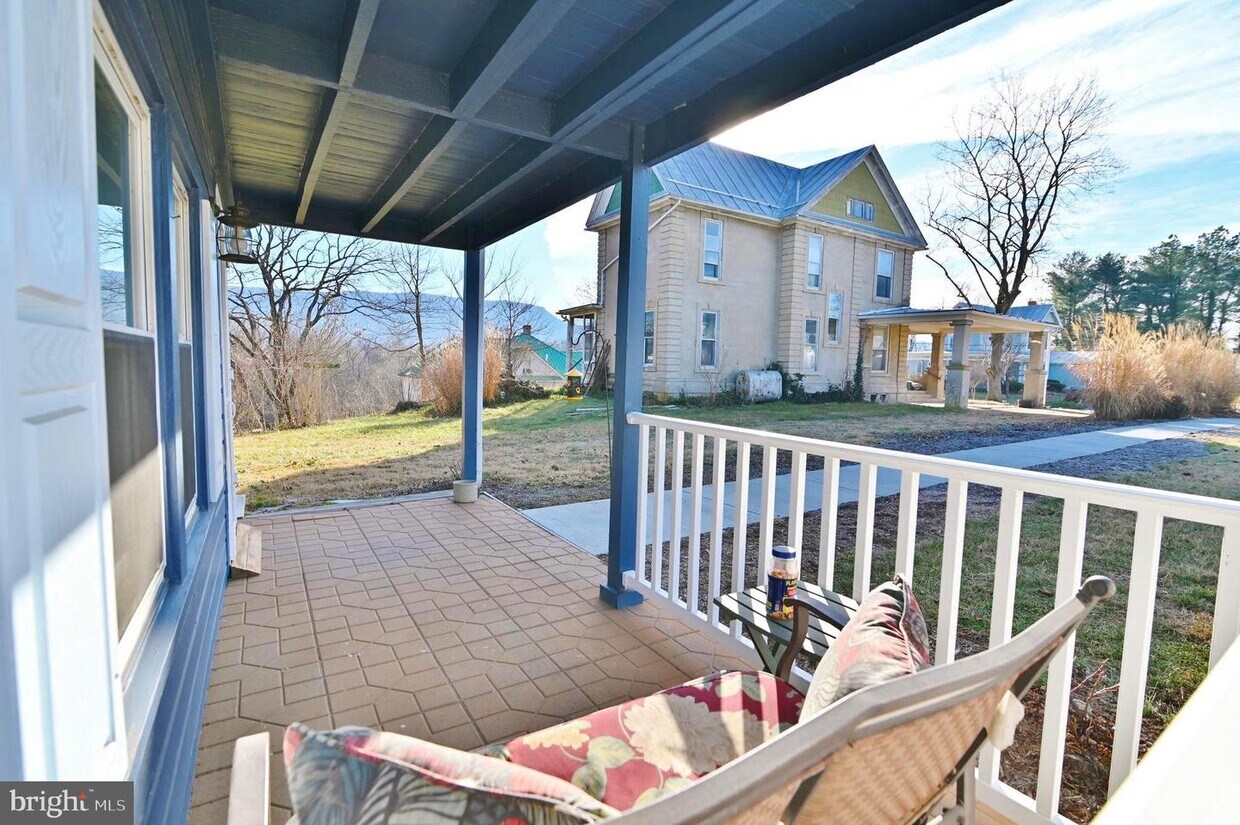 144 Bridge St, Mount Jackson, VA 22842 House Rental in Mount Jackson, VA