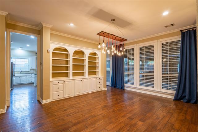 Foto del edificio - 325 Highland Oaks Cir