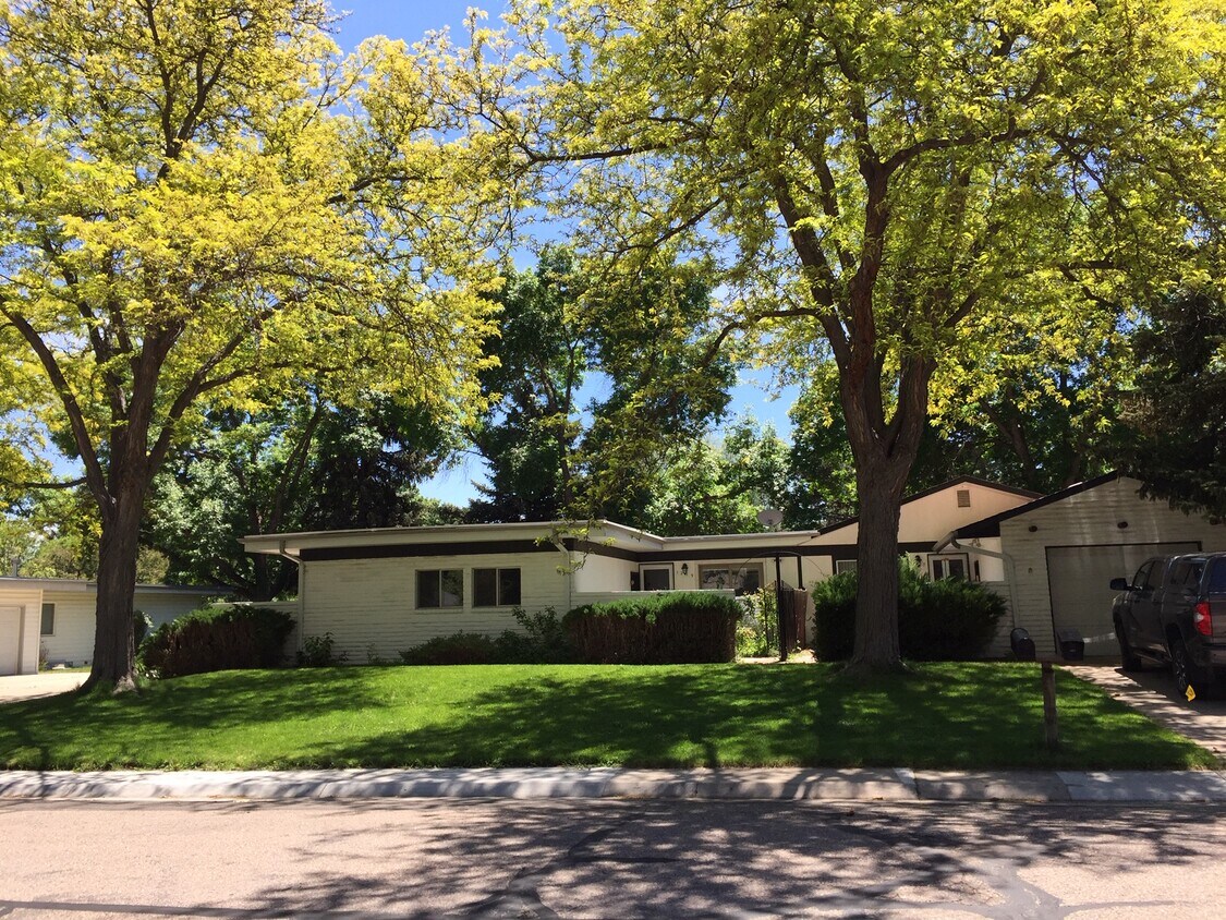 Foto principal - 1219 Kirkwood Dr