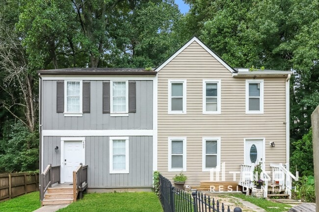Building Photo - 409 Water Oak Way SW