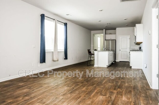 Foto del edificio - 928 Woodside Creek Ln