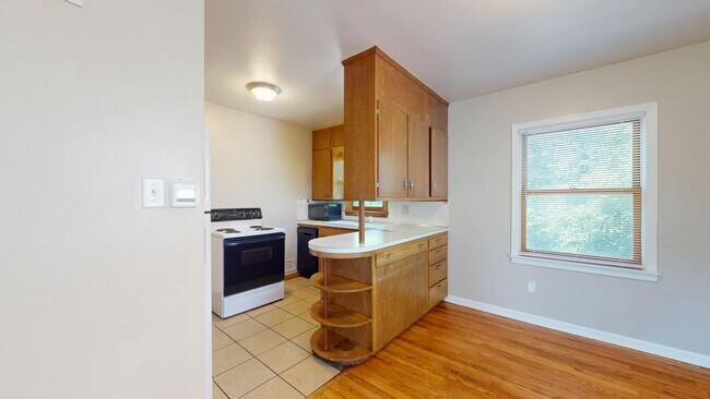 Foto del edificio - ISU Campus Area - Available August 1st