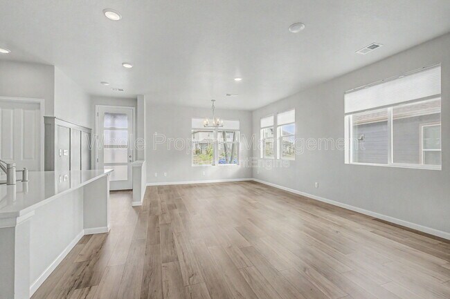 Building Photo - 2291 Peregrine Dr
