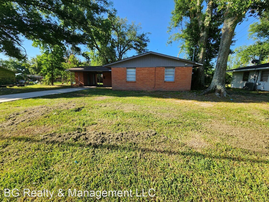 Primary Photo - 3 br, 1 bath House - 1316 Clover Drive