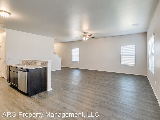 Building Photo - 4 br, 2.5 bath House - 9501 Black Tail Circle