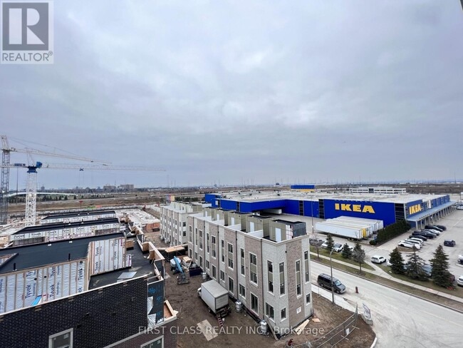 Building Photo - 10 Honeycrisp Cres