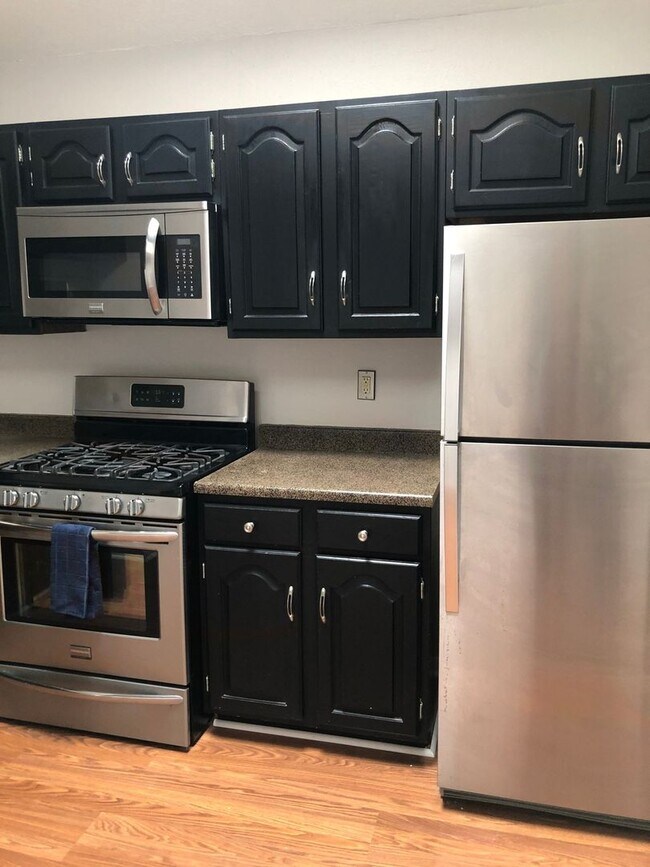 Building Photo - 2 Bedroom Single Family Home in San Antonio