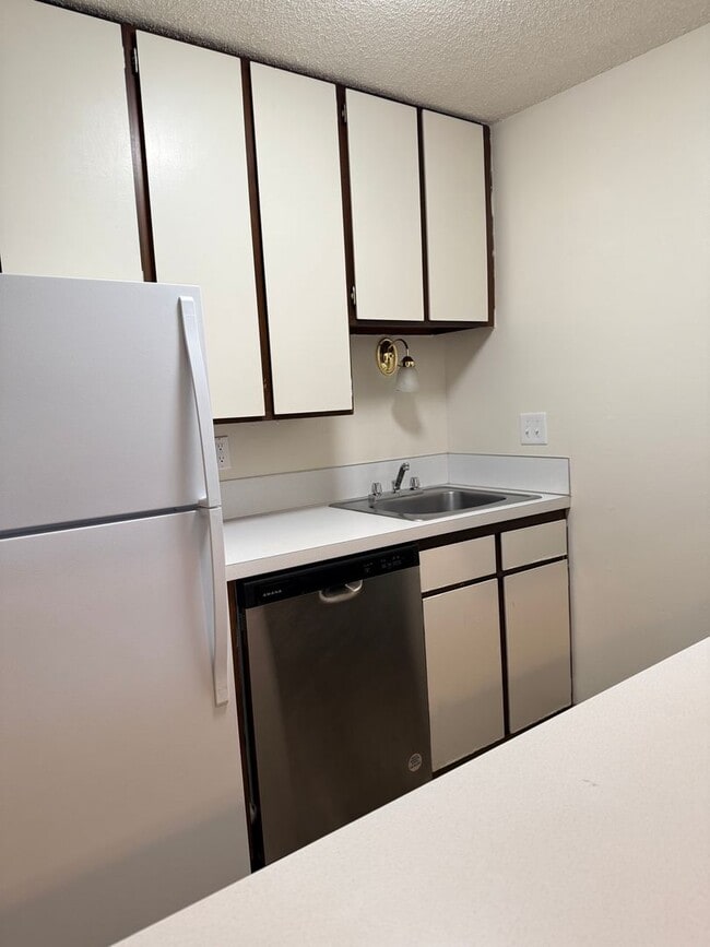 Interior Photo - Rolling Hills Townhouses