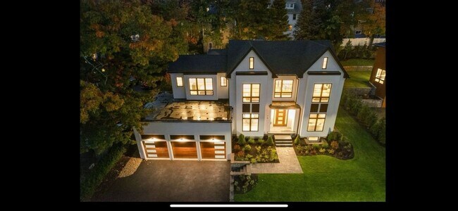 Building Photo - 28 Newtonville Ave