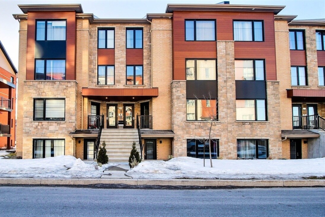 7240 De Lunan Rue Unit 4, Brossard, QC J4Y 0P9 Condo for Rent in