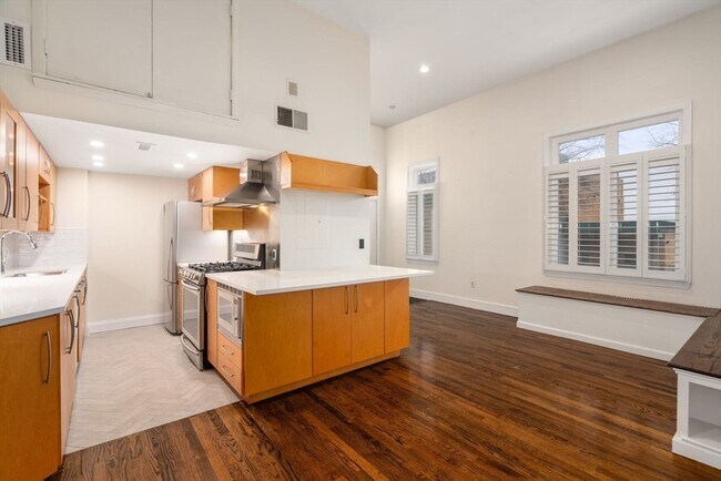 Foto del edificio - 420 Medford St